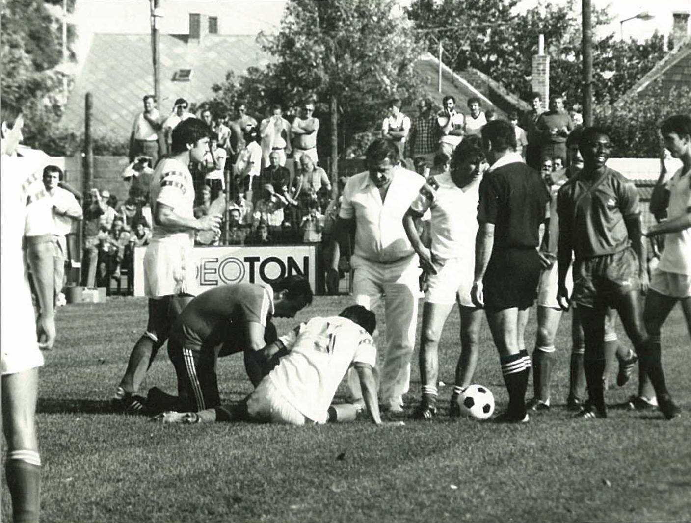 idokapszula_nb_i_1985_86_1_fordulo_siofok_csepel_patrick_umoh_bernard.jpg