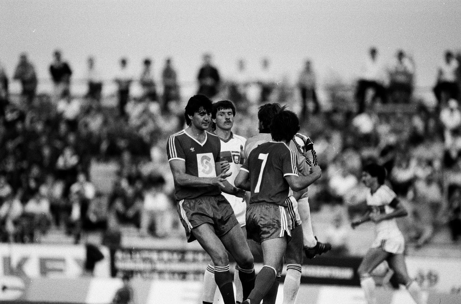 idokapszula_nb_i_1985_86_10_fordulo_bp_honved_videoton_disztl_peter_nagy_antal_bodonyi.jpg