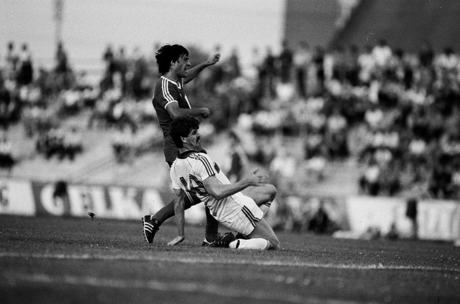 idokapszula_nb_i_1985_86_10_fordulo_bp_honved_videoton_gyimesi_vadasz.jpg
