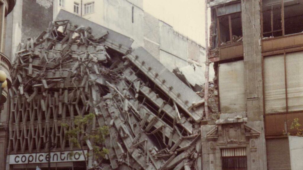 idokapszula_nb_i_1985_86_10_fordulo_mexikoi_foldrenges_4.jpg