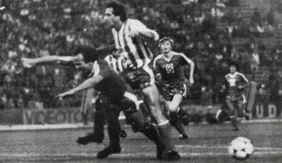 idokapszula_nb_i_1985_86_11_fordulo_bp_honved_ferencvaros_bodonyi_hamori.jpg