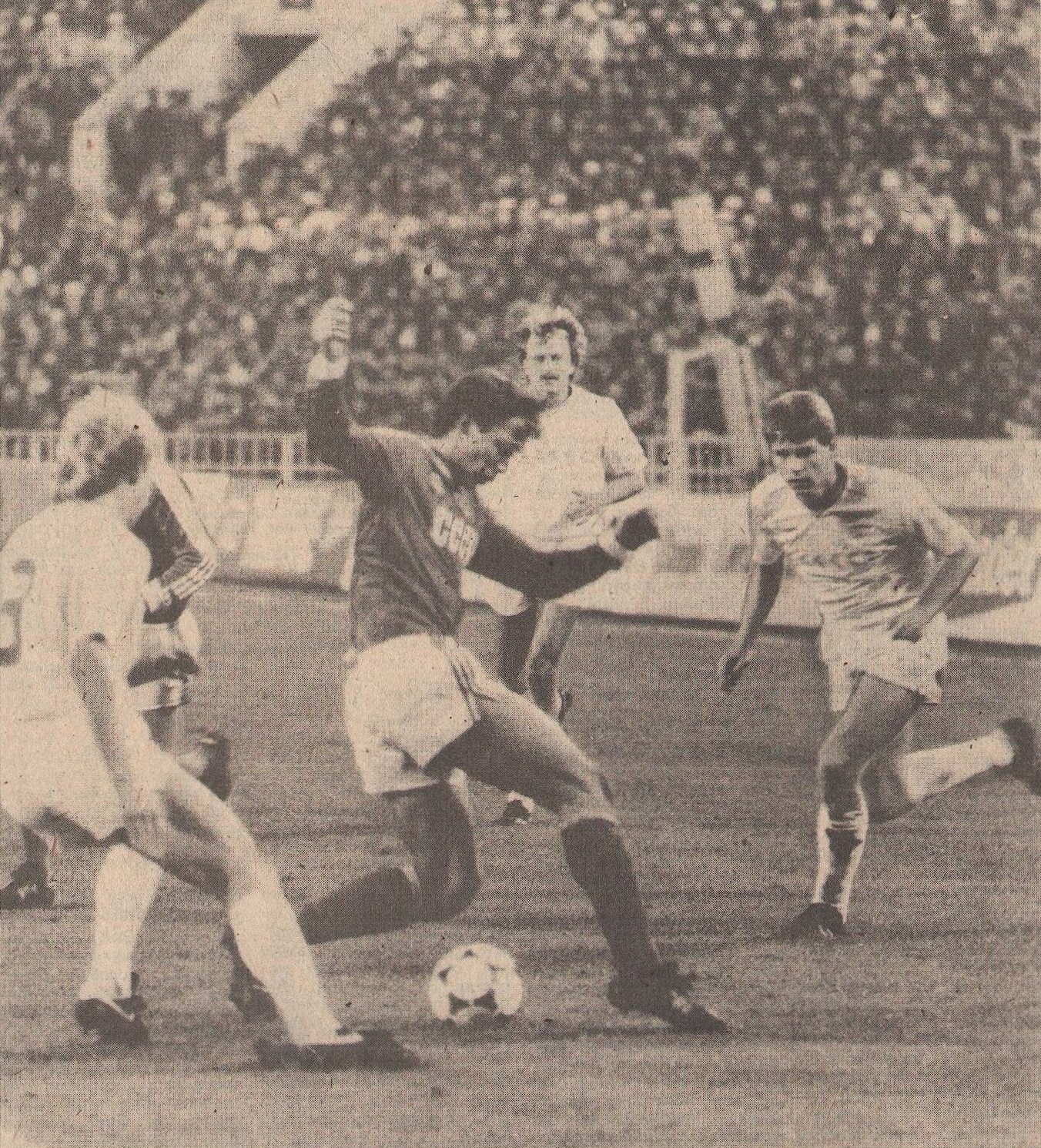idokapszula_nb_i_1985_86_11_fordulo_europai_vb_selejtezok_6_csoport_szovjetunio_dania.jpg