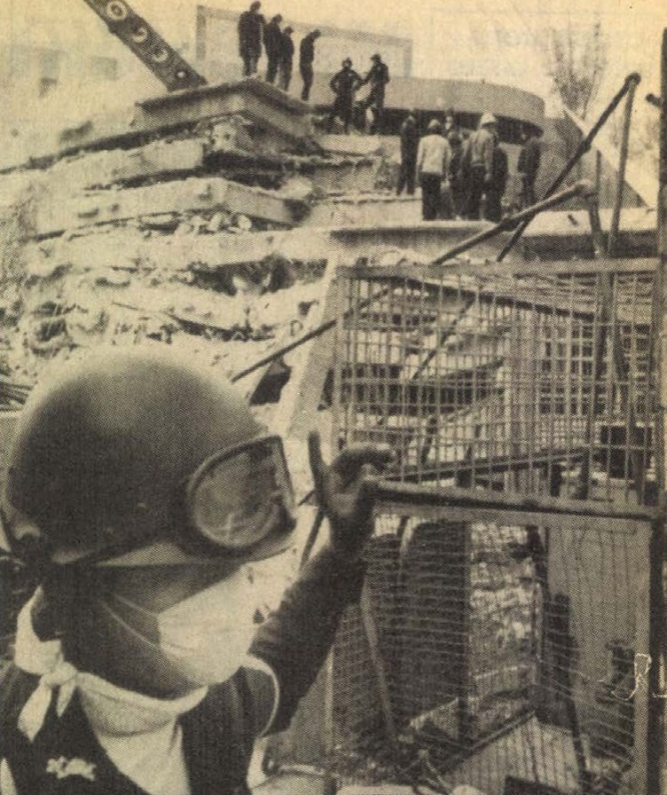 idokapszula_nb_i_1985_86_11_fordulo_mexikoi_foldrenges_korhaz.jpg
