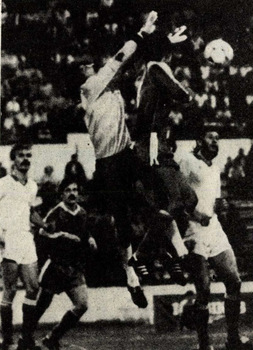 idokapszula_nb_i_1985_86_klubcsapataink_nemzetkozi_kupaszereplese_1_fordulo_2_kor_bohemians_praha_raba_eto_meszaros_ferenc.jpg
