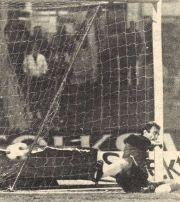 idokapszula_nb_i_1985_86_klubcsapataink_nemzetkozi_kupaszereplese_1_fordulo_2_kor_ff_malmo_videoton_tizenegyes.jpg