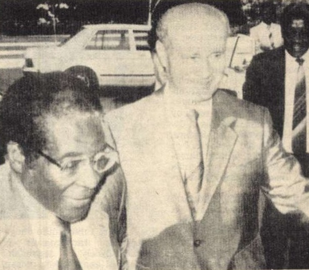 idokapszula_nb_i_1985_86_klubcsapataink_nemzetkozi_kupaszereplese_1_fordulo_2_kor_losonczi_pal_robert_mugabe.jpg