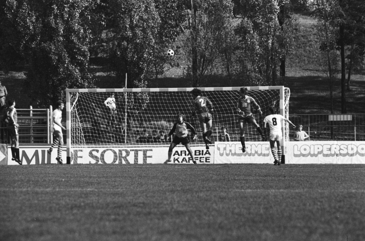 idokapszula_nb_i_1985_86_klubcsapataink_nemzetkozi_kupaszereplese_1_fordulo_2_kor_tatabanya_rapid_wien_jozsa_miklos.jpg