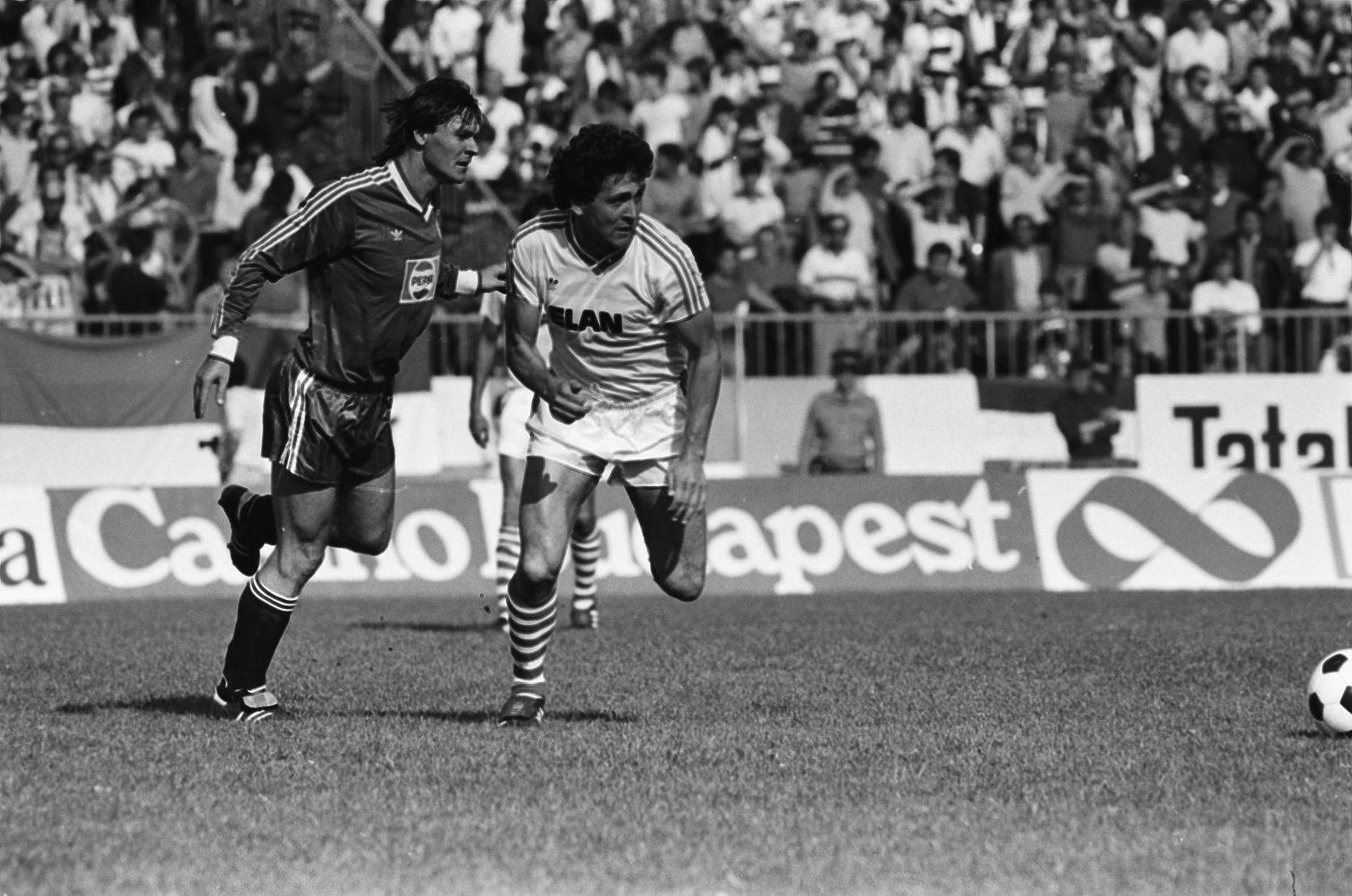 idokapszula_nb_i_1985_86_klubcsapataink_nemzetkozi_kupaszereplese_1_fordulo_2_kor_tatabanya_rapid_wien_schmidt_istvan_2.jpg