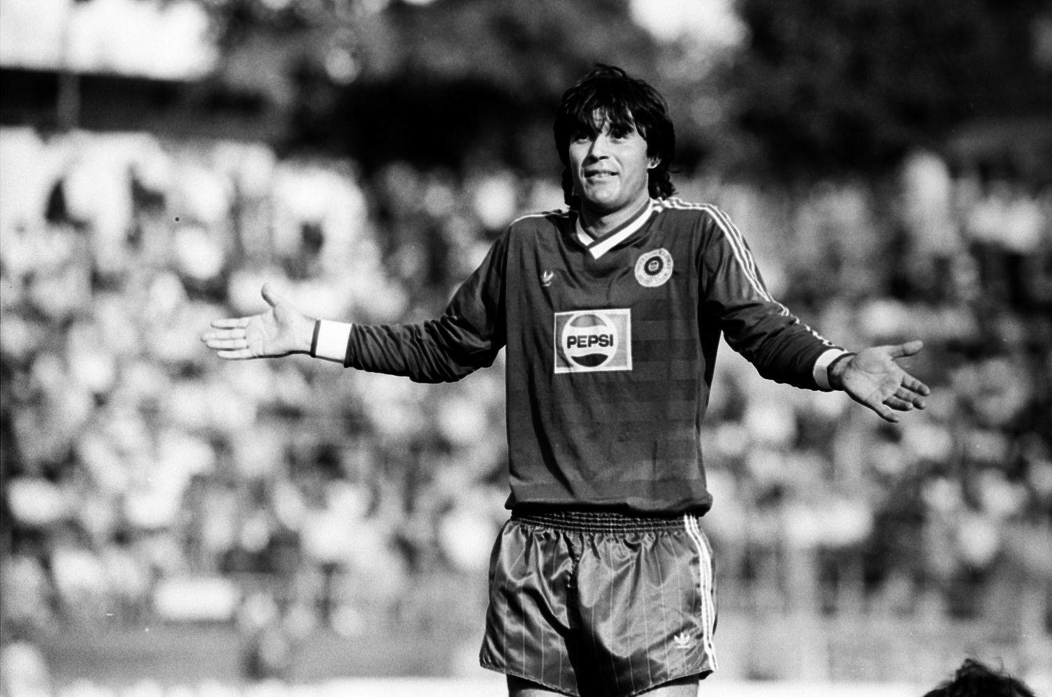 idokapszula_nb_i_1985_86_klubcsapataink_nemzetkozi_kupaszereplese_1_fordulo_2_kor_tatabanya_rapid_wien_tepszics_ignac_2.jpg