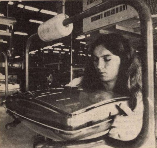 idokapszula_nb_i_1985_86_klubcsapataink_nemzetkozi_kupaszereplese_1_fordulo_2_kor_unitra_hiradastechnikai_vallalat.jpg