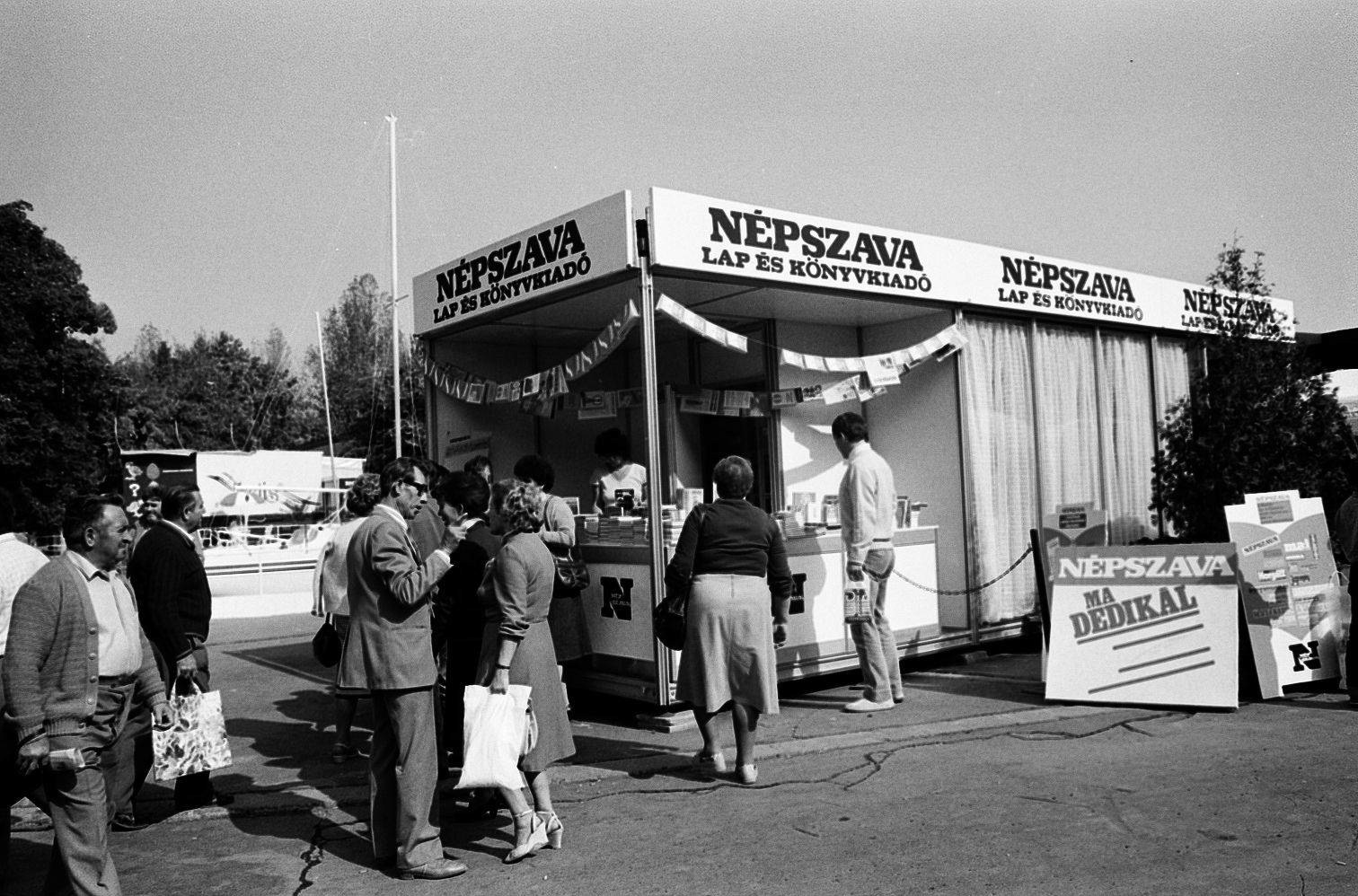 idokapszula_nb_i_1985_86_12_fordulo_budapesti_nemzetkozi_vasar_nepszava.jpg