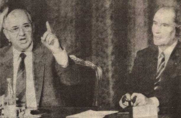 idokapszula_nb_i_1985_86_12_fordulo_mihail_gorbacsov_francois_mitterrand.jpg
