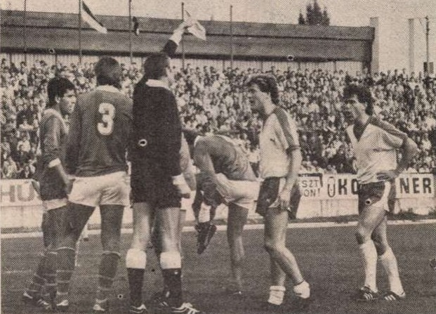 idokapszula_nb_i_1985_86_13_fordulo_haladas_bekescsaba_hazafi_jatekvezeto.jpg