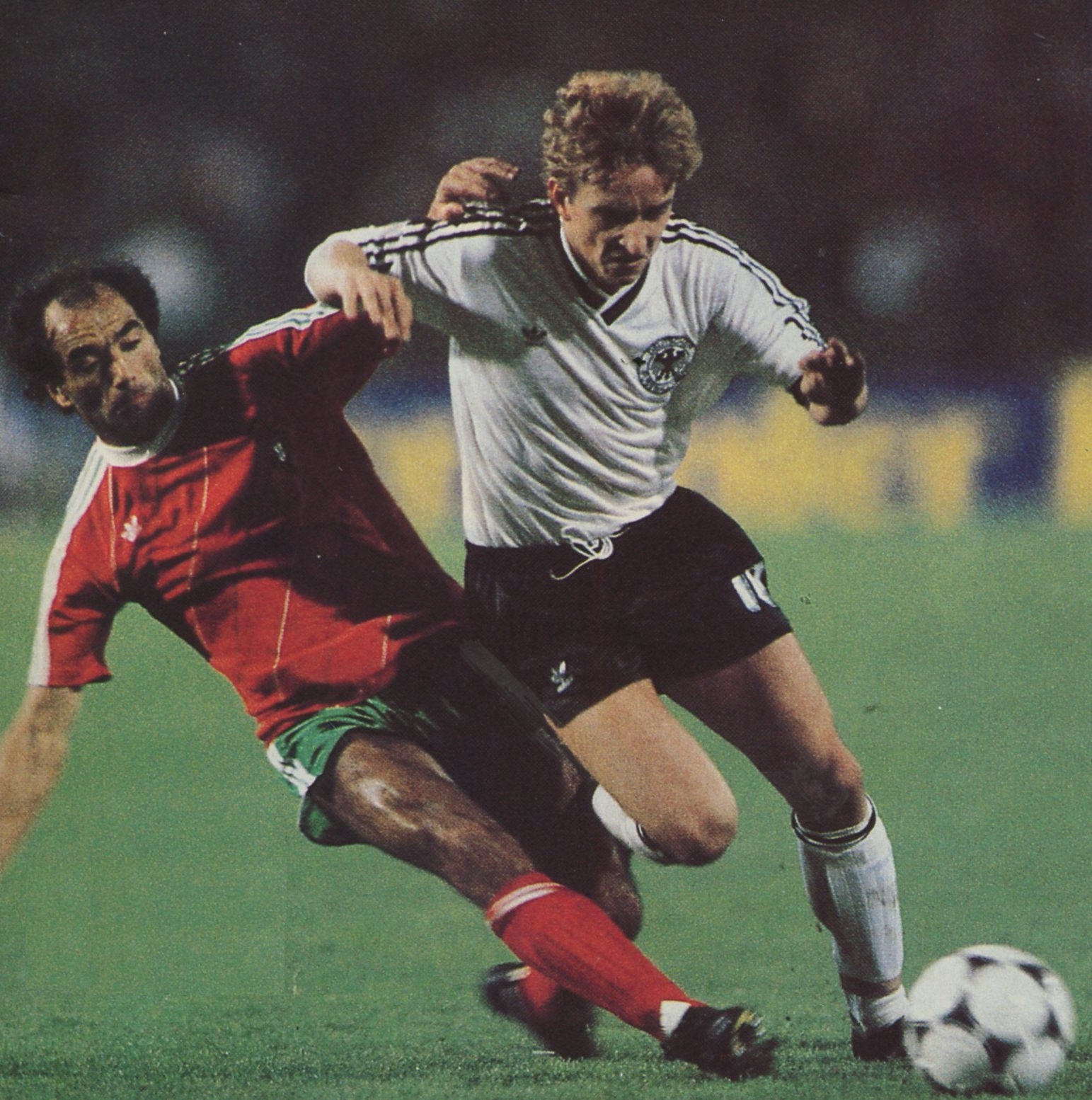 idokapszula_nb_i_1985_86_wales_magyarorszag_merkozes_nszk_portugalia_jaime_pacheco_pierre_littbarski.jpg