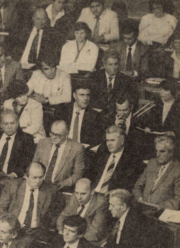 idokapszula_nb_i_1985_86_wales_magyarorszag_merkozes_orszaggyules_oszi_ulesszak_komarom_megyei_kepviselok.jpg