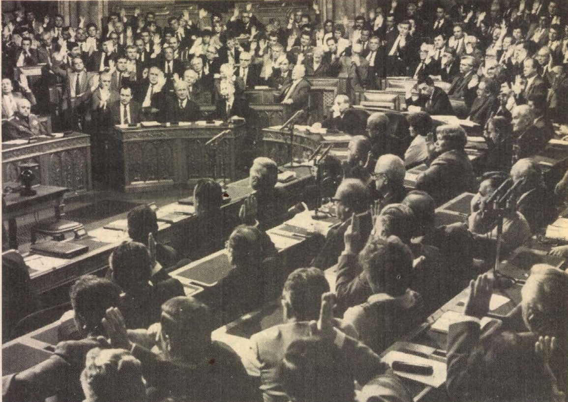 idokapszula_nb_i_1985_86_wales_magyarorszag_merkozes_orszaggyules_oszi_ulesszak_szavazas.jpg