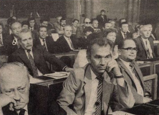 idokapszula_nb_i_1985_86_wales_magyarorszag_merkozes_orszaggyules_oszi_ulesszak_vas_megyei_kepviselok.jpg