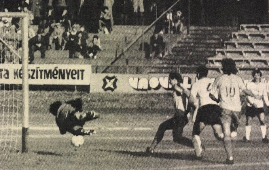 idokapszula_nb_i_1985_86_17_fordulo_dmvsc_pecsi_msc_lovasz_mezo.jpg