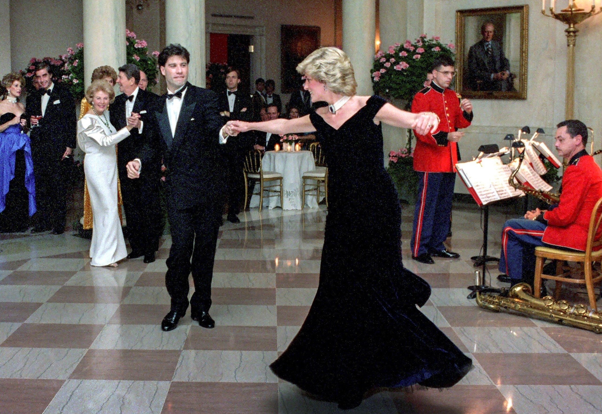 idokapszula_nb_i_1985_86_17_fordulo_lady_diana_john_travolta.jpg