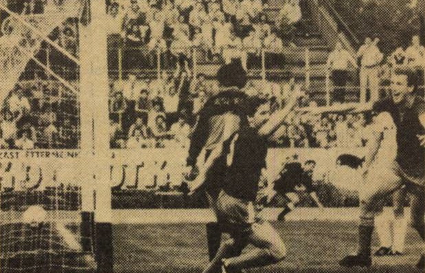 idokapszula_nb_i_1985_86_3_fordulo_nb_ii_dvtk_veszprem_olah_dzurjak.jpg