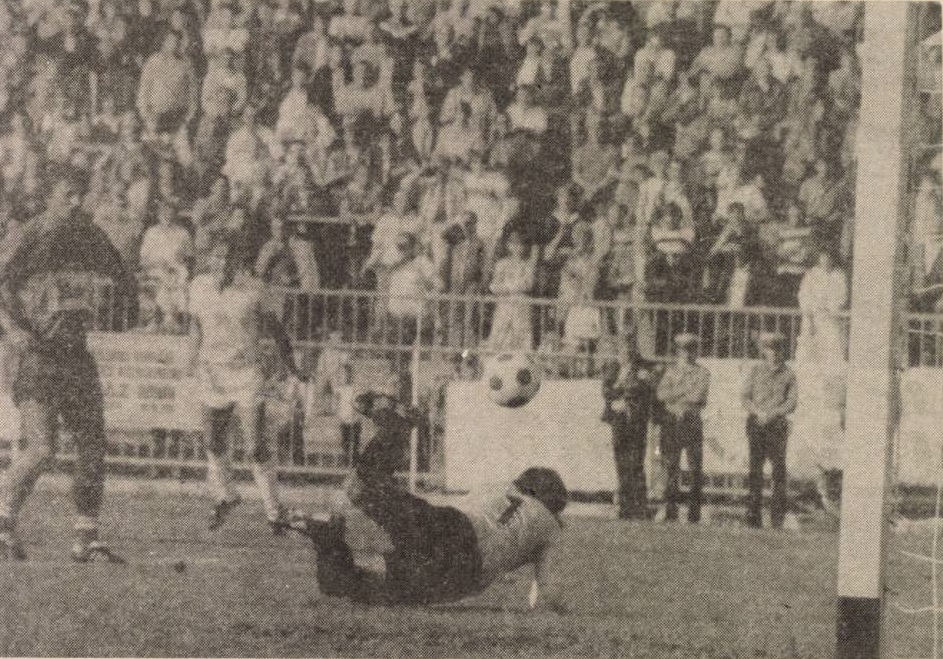 idokapszula_nb_i_1985_86_3_fordulo_tatabanya_vasas_gulyas_istvan.jpg
