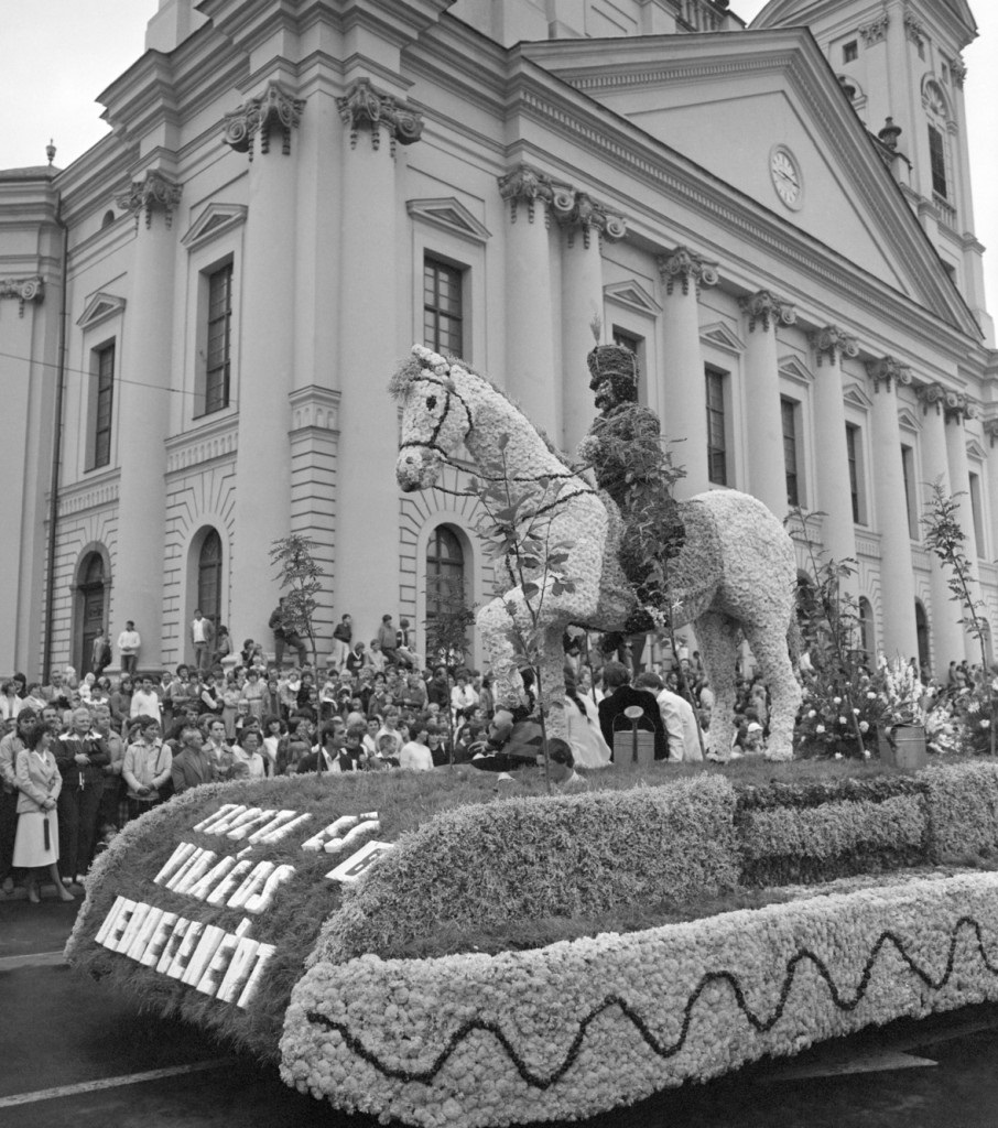 idokapszula_nb_i_1985_86_4_fordulo_augusztus_20_debreceni_viragkarneval_10.jpg