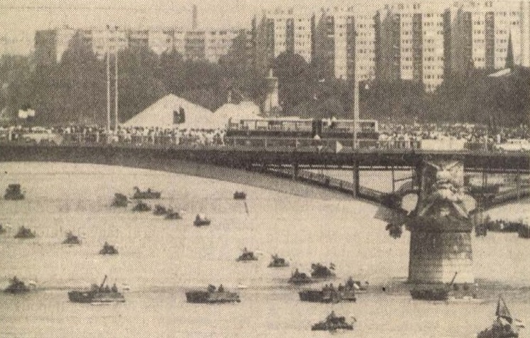 idokapszula_nb_i_1985_86_4_fordulo_augusztus_20_harci_jarmuvek.jpg