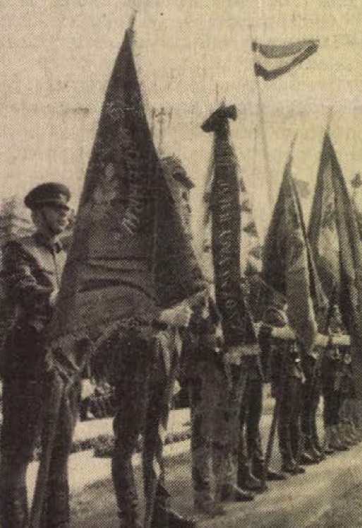 idokapszula_nb_i_1985_86_4_fordulo_augusztus_20_tortenelmi_zaszlok.jpg
