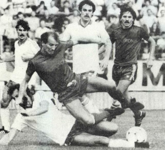 idokapszula_nb_i_1985_86_4_fordulo_videoton_raba_eto_hlagyvik_kerekes.jpg