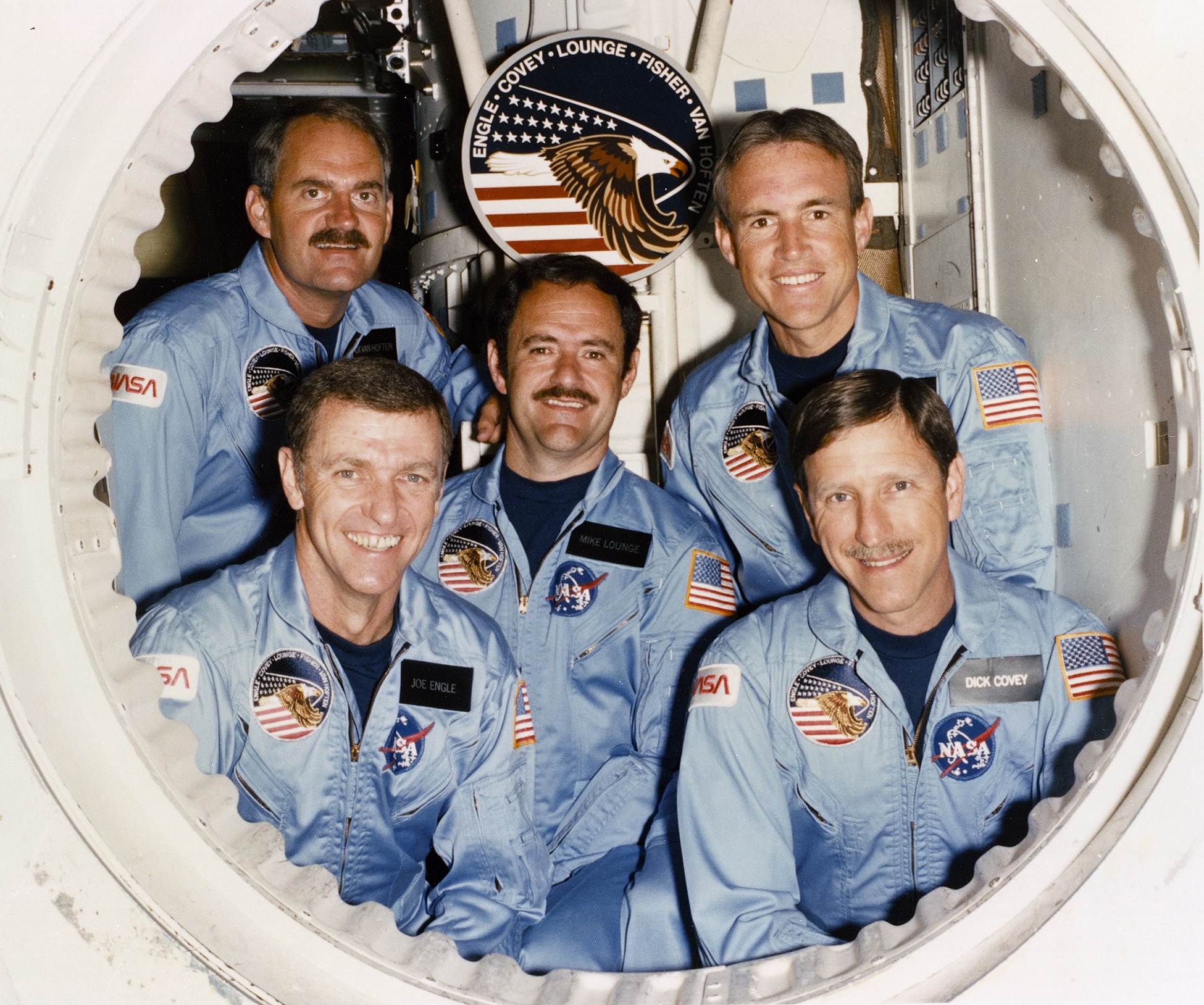 idokapszula_nb_i_1985_86_5_fordulo_discovery_sts-51-i.jpg