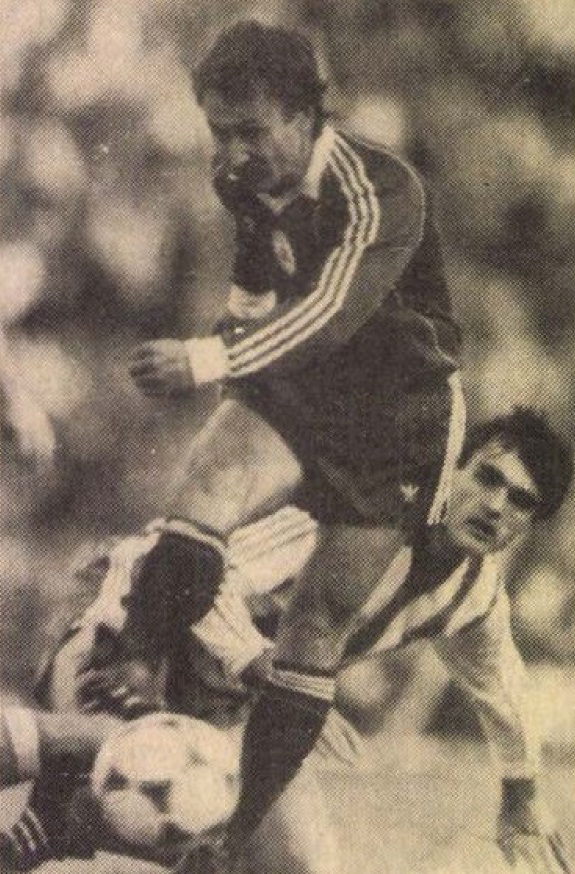 idokapszula_nb_i_1985_86_9_fordulo_u_dozsa_ferencvaros_ambrus_pinter.jpg