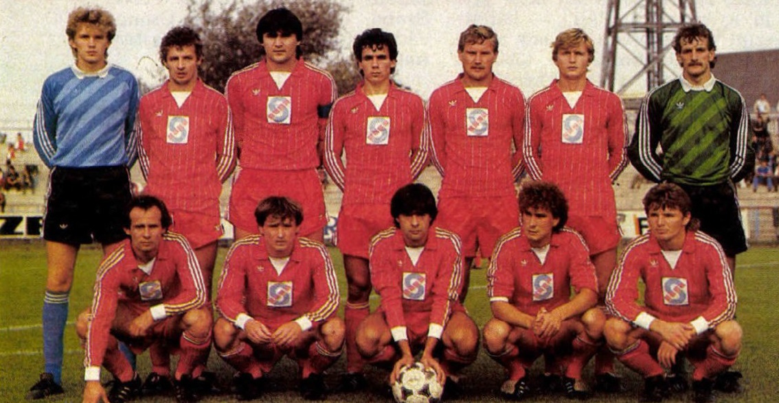 idokapszula_nb_i_1985_86_klubcsapataink_nemzetkozi_kupaszereplese_1_fordulo_1_kor_bp_honved_shamrock_rovers_csapatkep_1.jpg