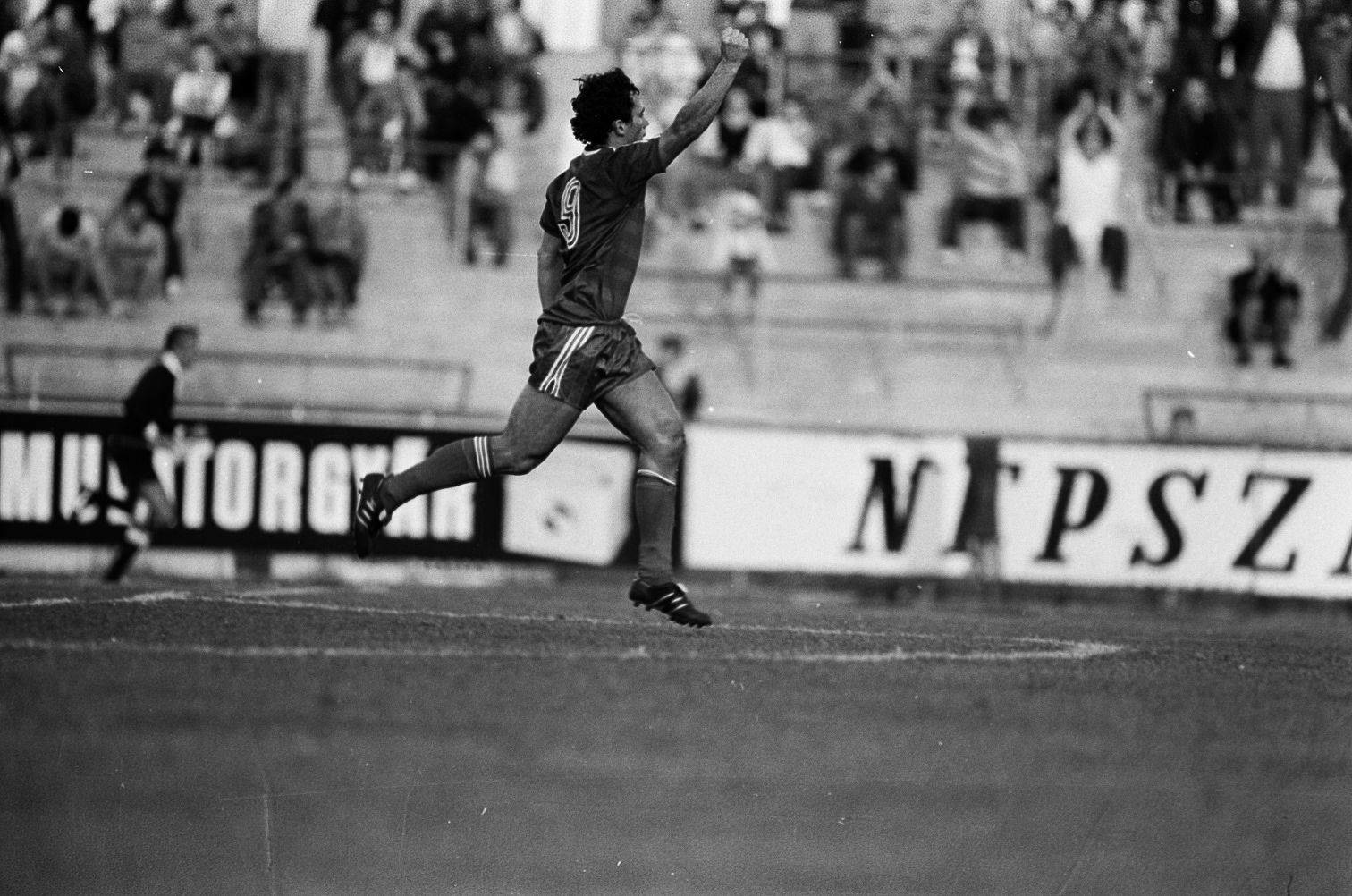 idokapszula_nb_i_1985_86_klubcsapataink_nemzetkozi_kupaszereplese_1_fordulo_1_kor_bp_honved_shamrock_rovers_dajka_laszlo_golorom.jpg