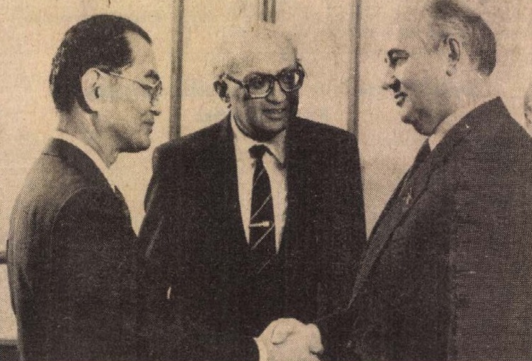 idokapszula_nb_i_1985_86_klubcsapataink_nemzetkozi_kupaszereplese_1_fordulo_1_kor_mihail_gorbacsov_isibasi_maszasi.jpg