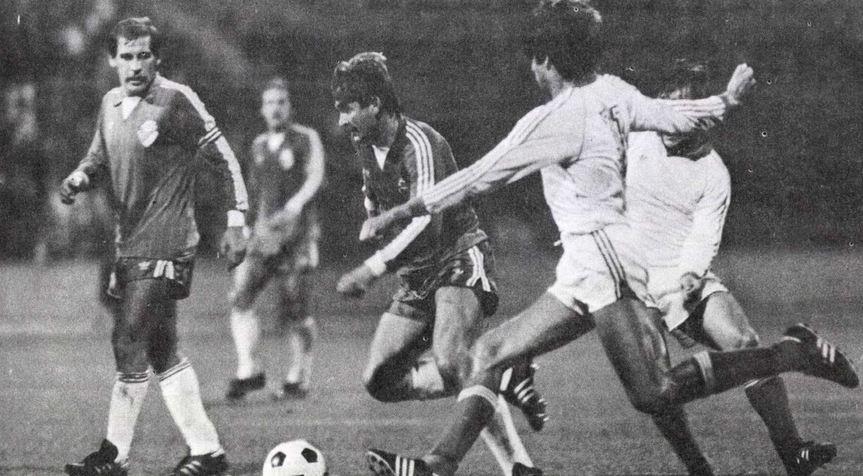 idokapszula_nb_i_1985_86_klubcsapataink_nemzetkozi_kupaszereplese_1_fordulo_1_kor_raba_eto_bohemians_praha_hannich_rubold.jpg