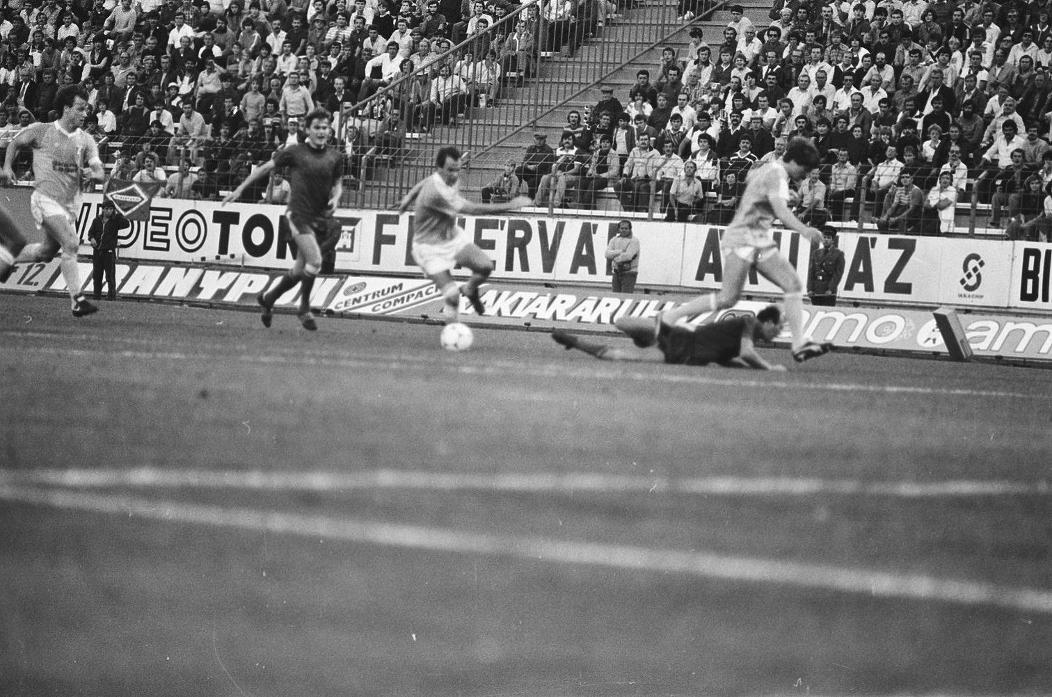 idokapszula_nb_i_1985_86_klubcsapataink_nemzetkozi_kupaszereplese_1_fordulo_1_kor_videoton_ff_malmo_kurucz_kerekes.jpg