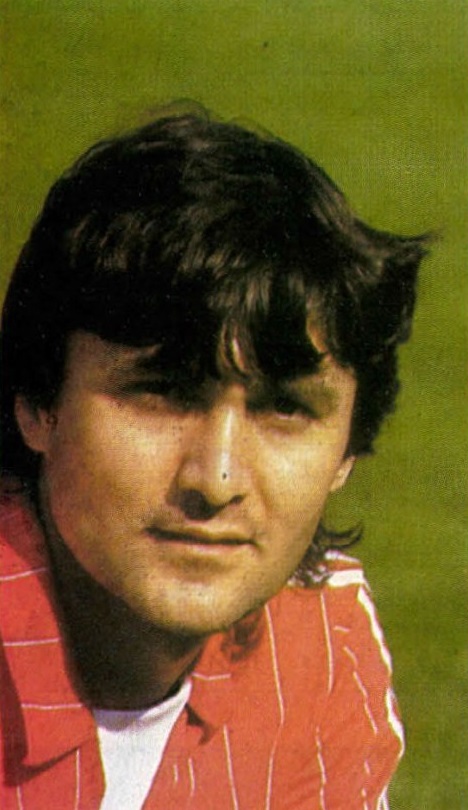 idokapszula_nb_i_1985_86_bevezetes_bp_honved_csapatkapitany_nagy_antal.jpg
