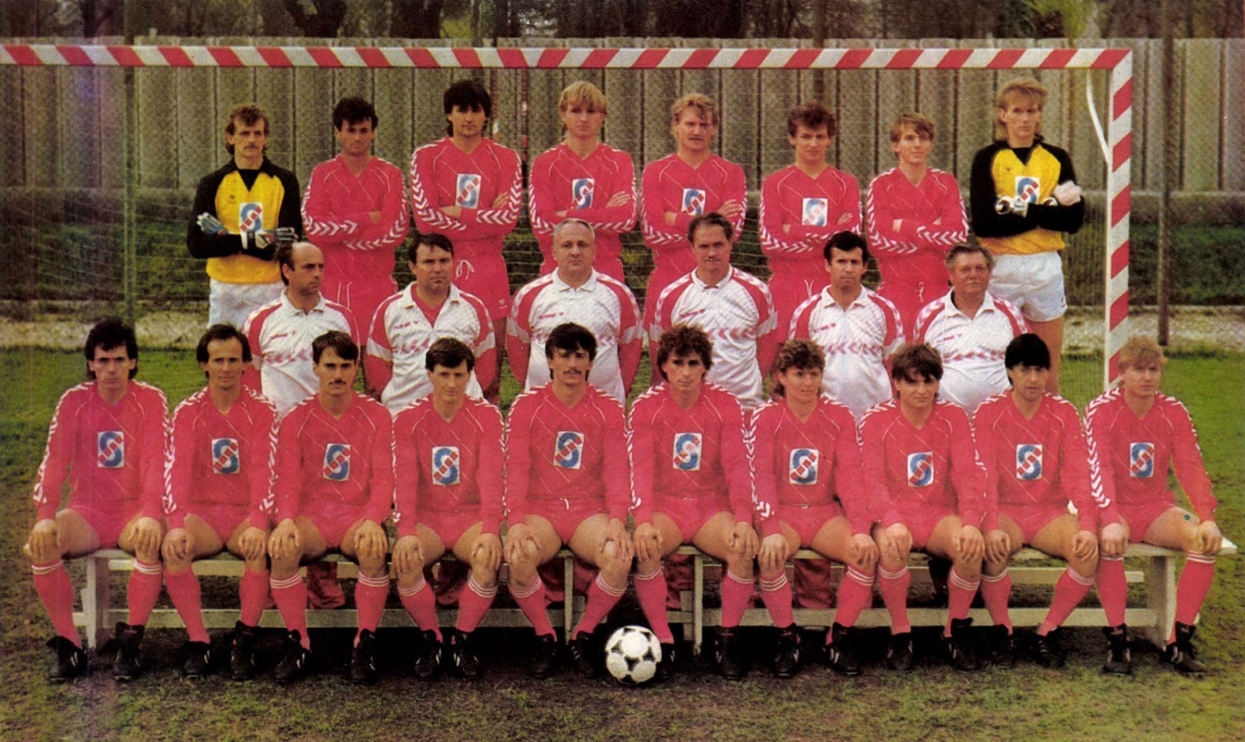 idokapszula_nb_i_1985_86_bevezetes_bp_honved_csapatkep.jpg