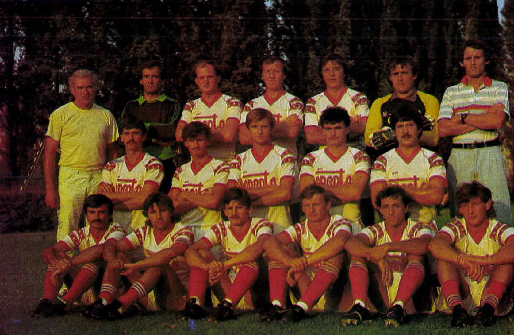 idokapszula_nb_i_1985_86_bevezetes_siofok_csapatkep.jpg