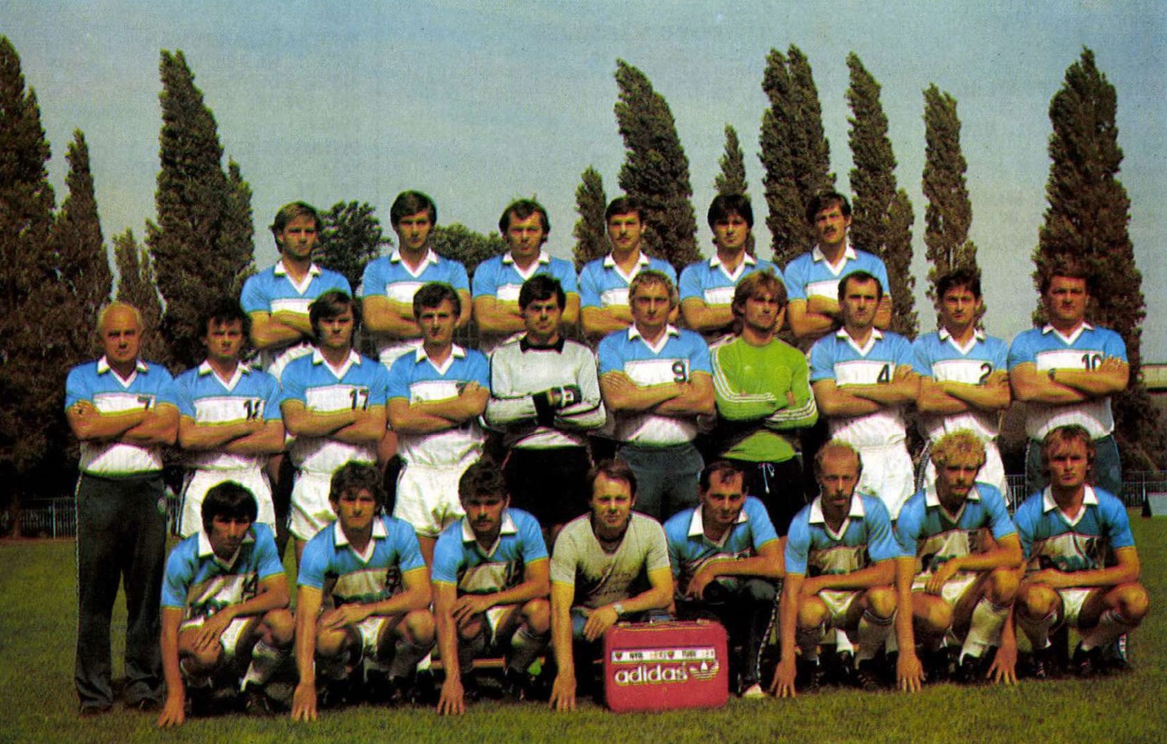idokapszula_nb_i_1985_86_bevezetes_tatabanya_csapatkep.jpg