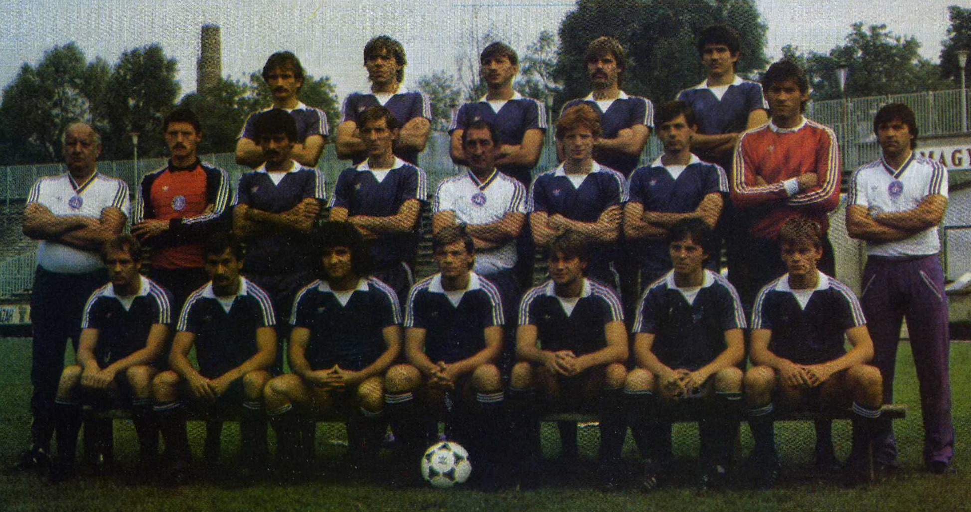 idokapszula_nb_i_1985_86_bevezetes_u_dozsa_csapatkep.jpg