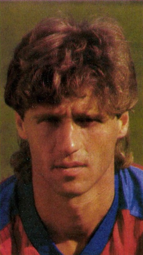idokapszula_nb_i_1985_86_bevezetes_vasas_csapatkapitany_dr_birinyi_istvan.jpg