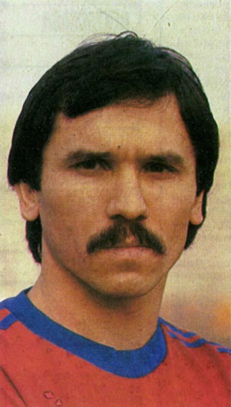 idokapszula_nb_i_1985_86_bevezetes_videoton_csapatkapitany_csongradi_ferenc.jpg