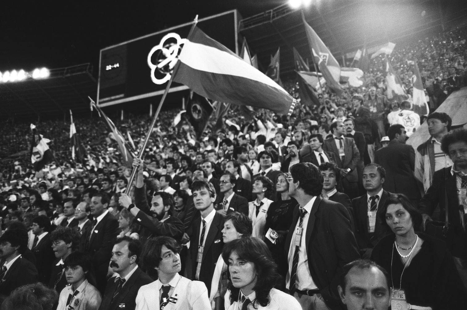 idokapszula_nb_i_1985_86_bevezetes_vit_zaro_unnepseg_3.jpg