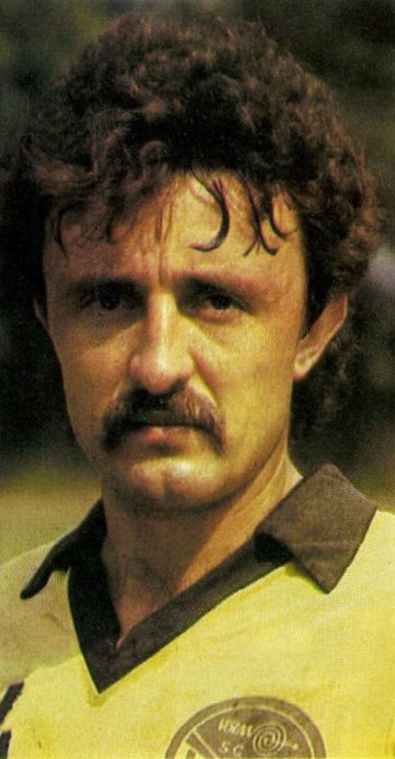 idokapszula_nb_i_1985_86_bevezetes_volan_csapatkapitany_hatvanger_zoltan.jpg