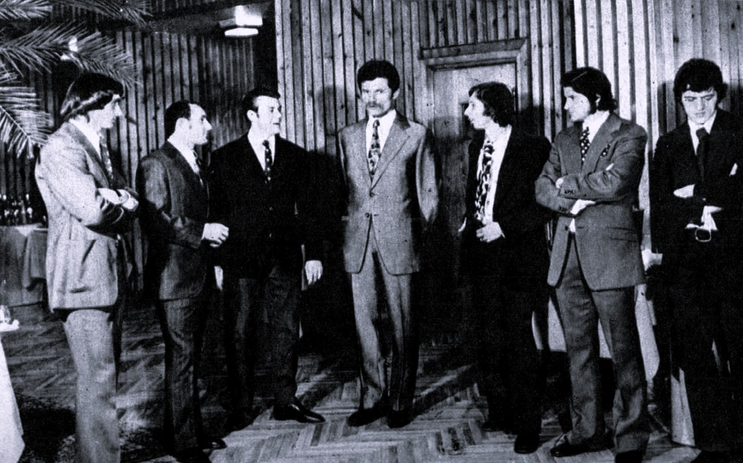 osztalynaplo_fazekas_laszlo_ujpesti_dozsa_1972_kepes_sport_on_tizenegye.jpg