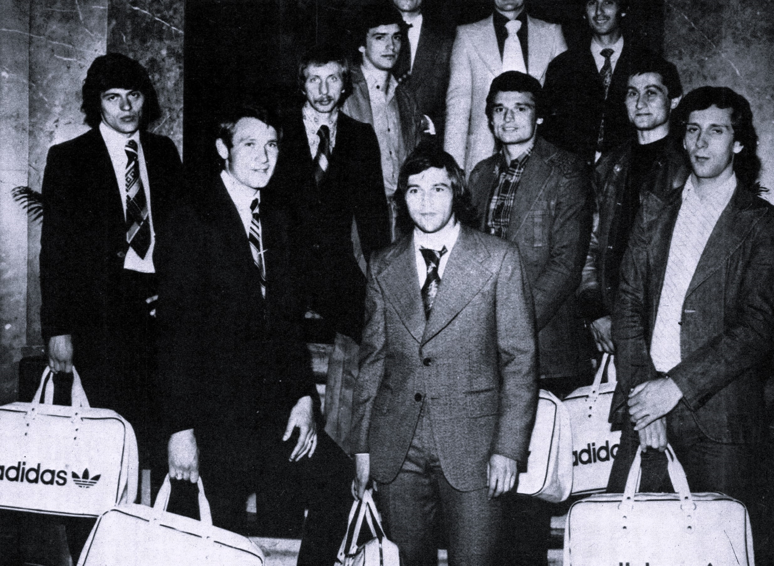 osztalynaplo_fazekas_laszlo_ujpesti_dozsa_1975_kepes_sport_on_tizenegye.jpg