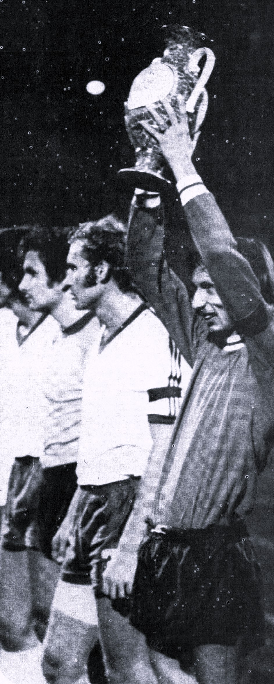 osztalynaplo_fazekas_laszlo_ujpesti_dozsa_1976_nyar_bajnokok_tornaja_kupa.jpg
