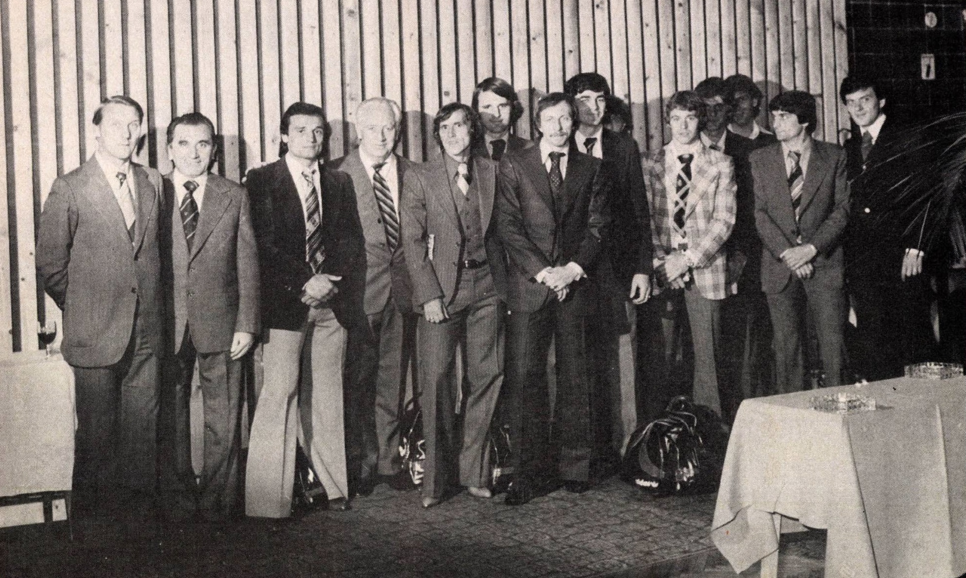 osztalynaplo_fazekas_laszlo_ujpesti_dozsa_1977_kepes_sport_on_tizenegye.jpg