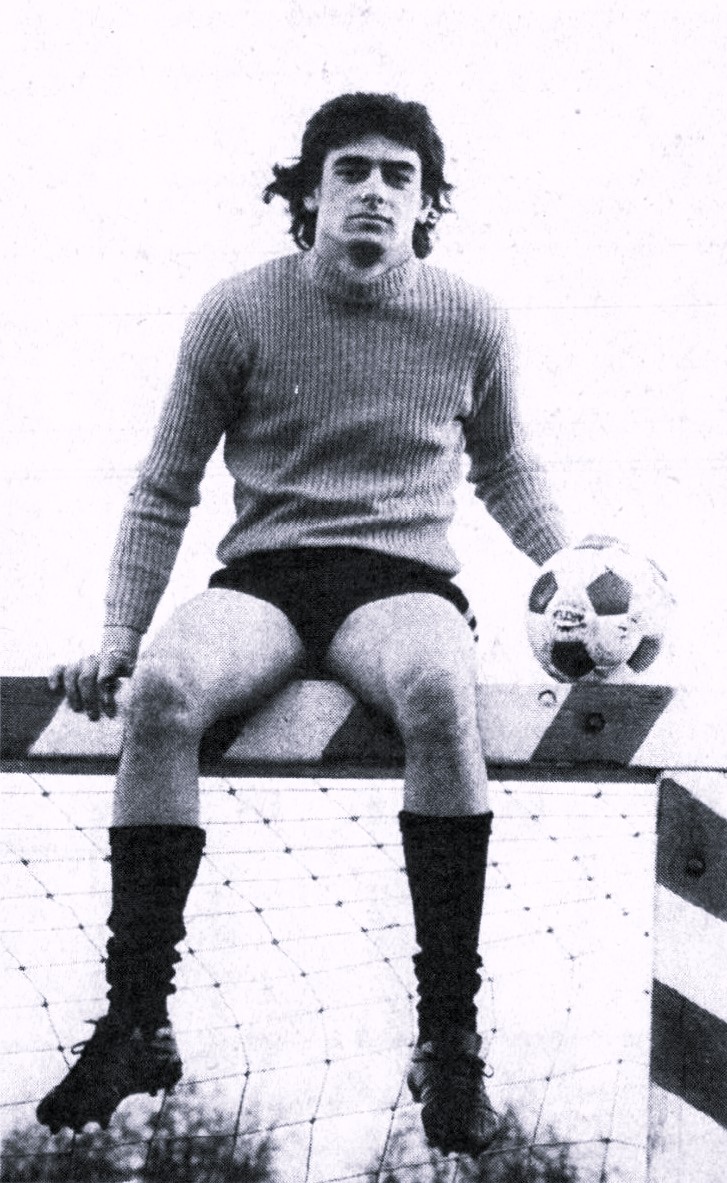 osztalynaplo_gujdar_sandor_bp_honved_1976_tavasz_kapufa.jpg